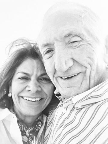 Laura Chinchilla y su esposo José María Rico. Foto Facebook de Laura Chinchilla.