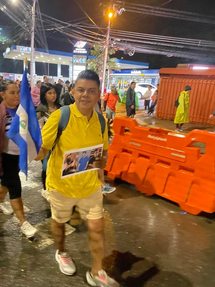 El periodista nicaragüense, Héctor Rosales, el 1 de agosto del 2023 hizo la romería desde el parque Central de San José hasta la basílica de la virgen de los Ángeles en Cartago. Pidió por la libertad de monseñor Rolando Álvarez, el obispo de la diócesis de Matagalpa que está preso en Nicaragua por el régimen de Daniel Ortega.