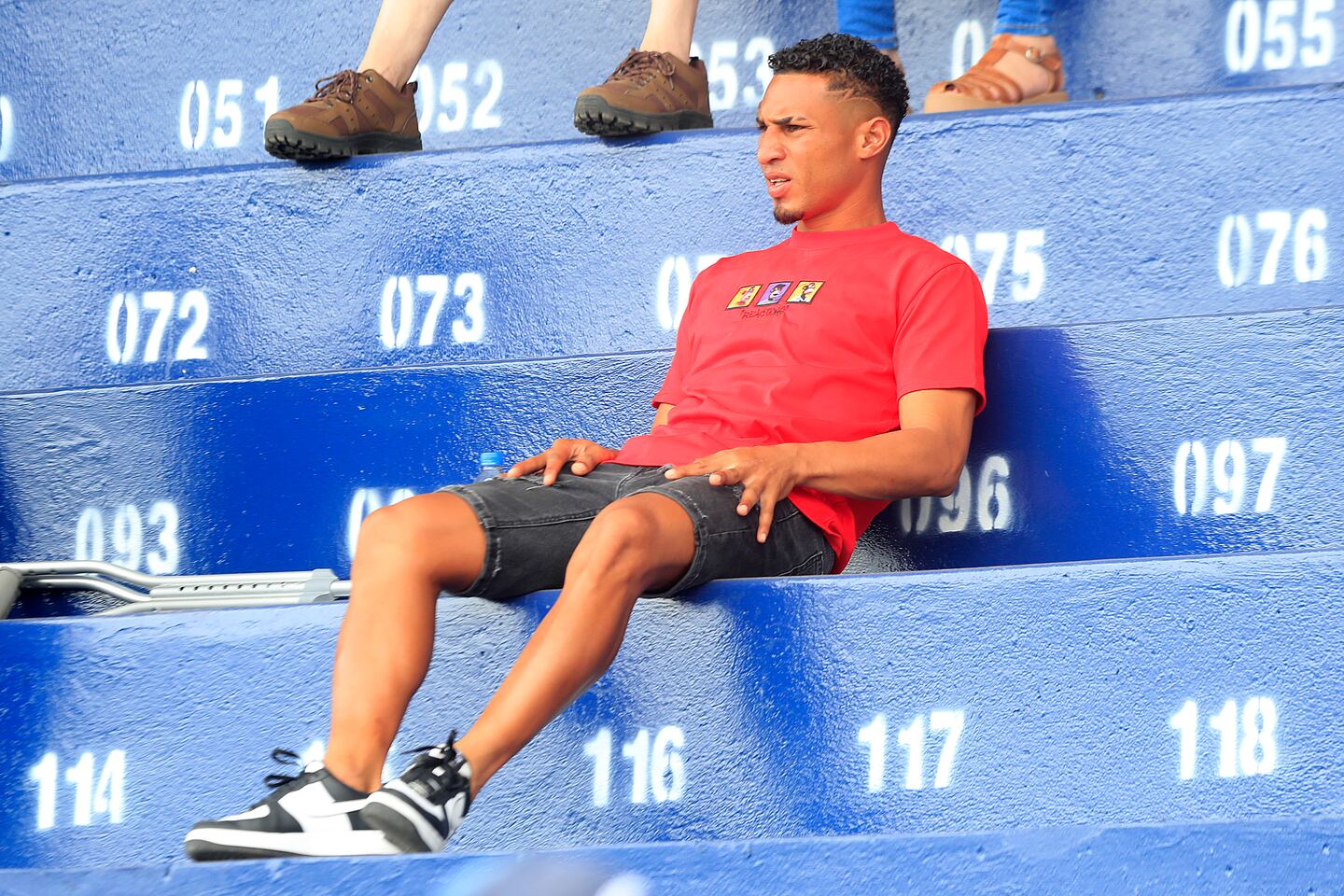 Jossimar Pemberton le hizo un polémico gesto a la afición de