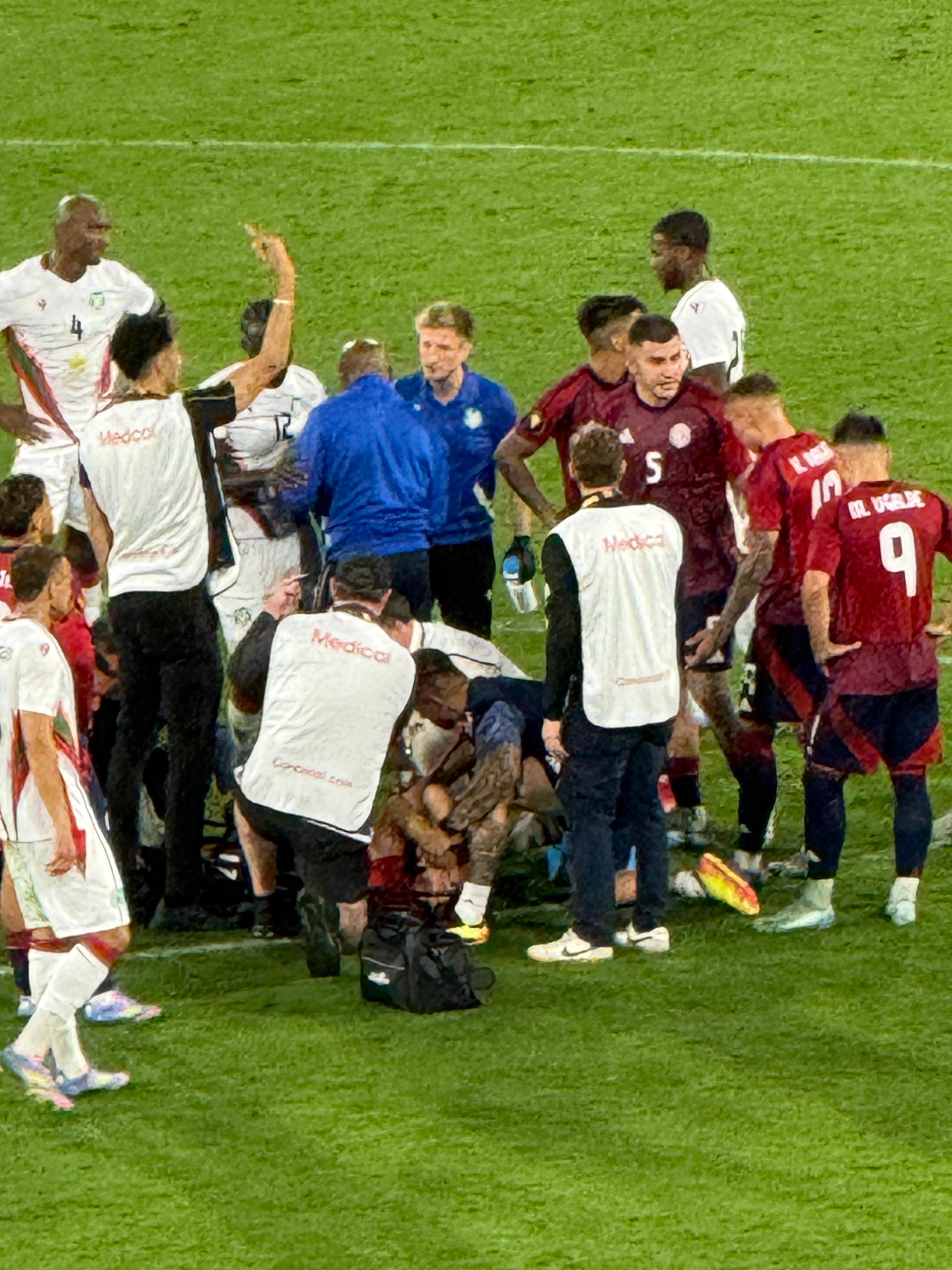 Warren Madrigal sufrió una lesión de mucha gravedad ante Surinam