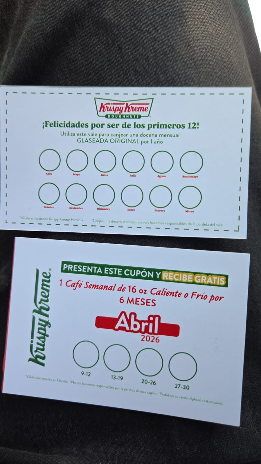 José Rodríguez Zumbado fue el primer cliente en la primera tienda en el nuevo estadio Rosabal Cordero.