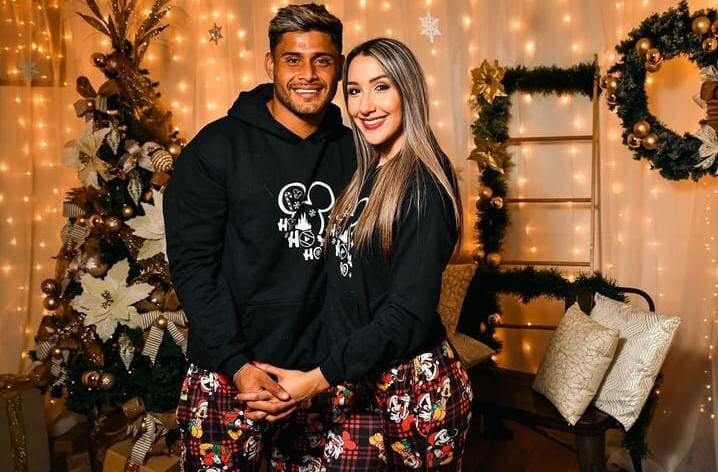 Pareja de Kevin Chamorro sorprendió modelando en televisión nacional