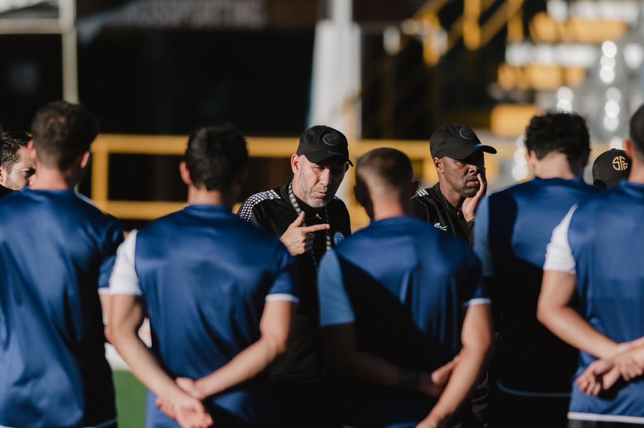 Luis Marín llegó al Sporting con Harold Wallace. Prensa SFC.