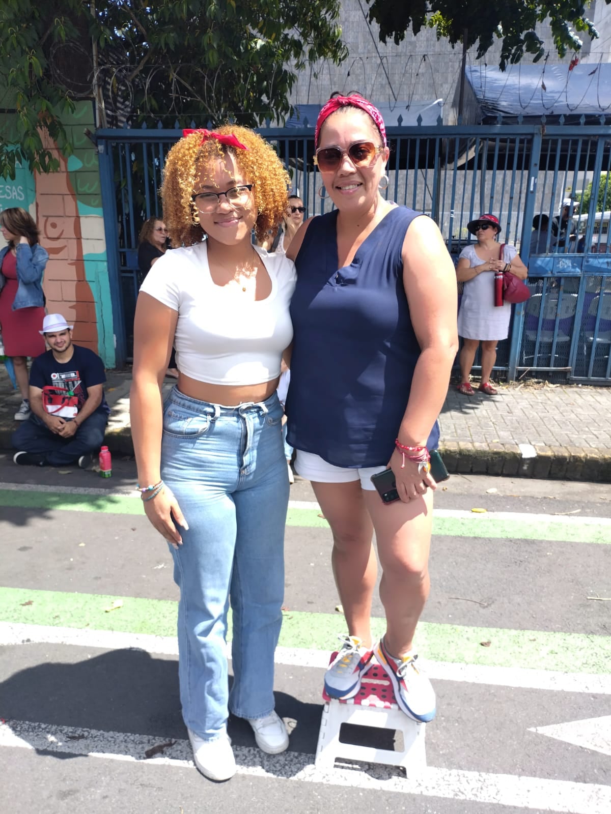 Ambiente en los desfiles de la celebración de los 203 años de la Independencia.