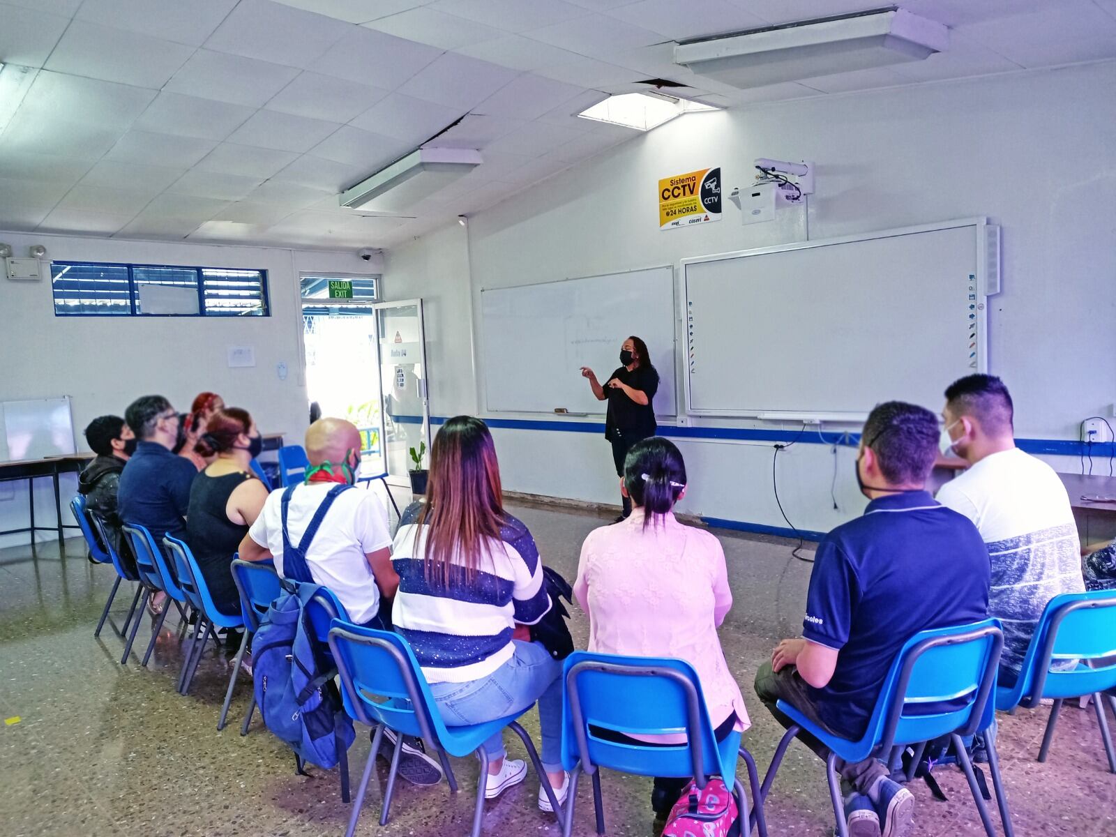 Después de que la pandemia los cerrera por completo, la Dirección General de Educación Vial del Ministerio de Obras Públicas y Transportes (MOPT) confirma este lunes 19 de junio que volvió el curso teórico de manejo exclusivo para sordos.