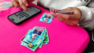 ¿Intercambia postales para el álbum del Mundial en la oficina? Urge que lea esto