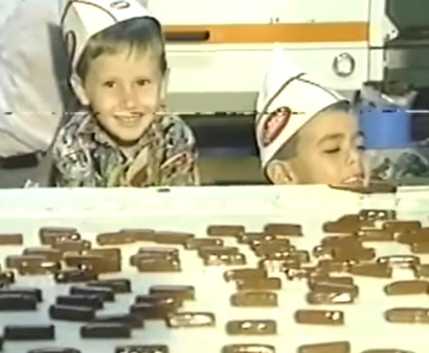 Noticiero infantil de Telenoticias de hace más de 30 años con el hijo de Glenda Umaña, como periodista.