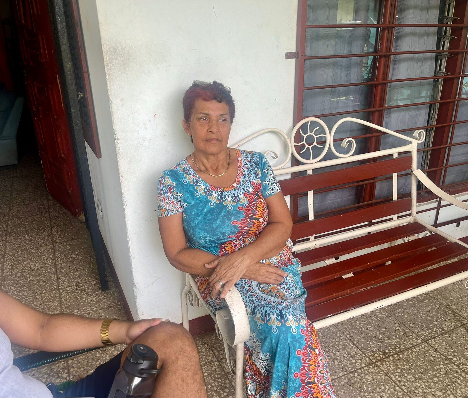 Doña Selenia se dio cuenta que algo había pasado con su hija cuando el OIJ llegó hasta su casa. Foto corrtesía para La Teja.