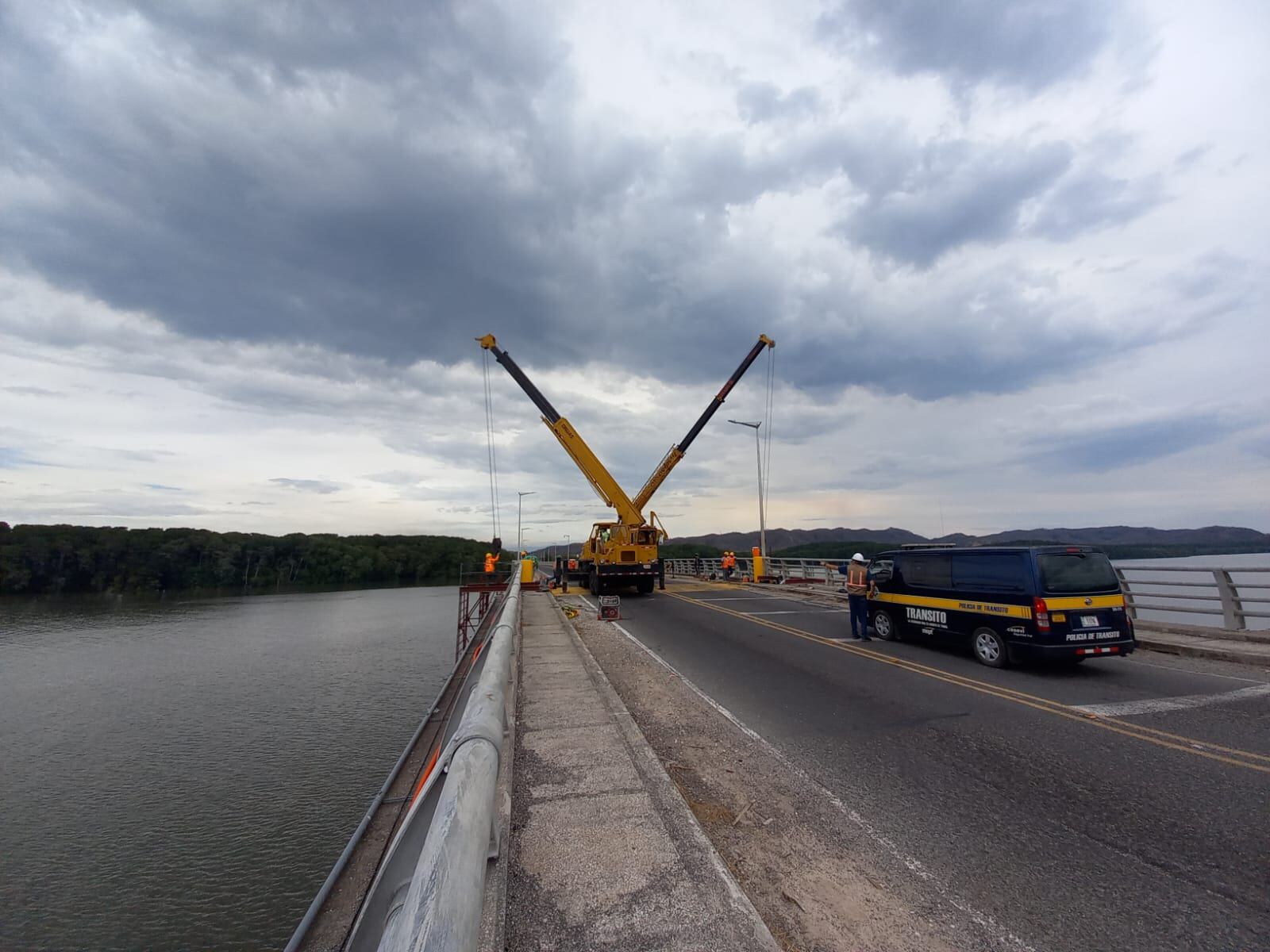 Así van los trabajos en el puente La Amistad.