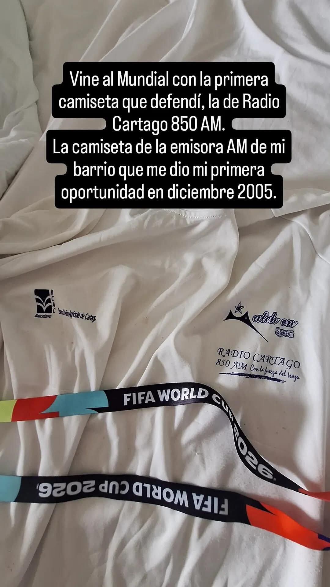 Ronald Villalobos soñó con narrar una Copa del Mundo desde que vio Estados Unidos 1994; con paciencia, insistencia y trabajo, hoy vive el momento más importante de su carrera junto al Pibe Valderrama en Fútbol de Primera que transmite para 200 radios de Estados Unidos.