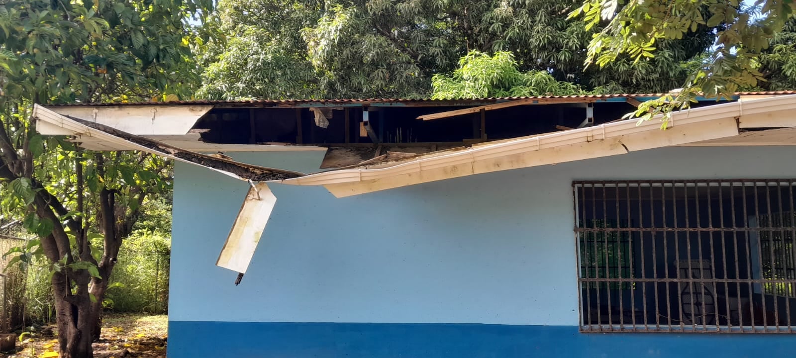 सरडे बीच शाळा