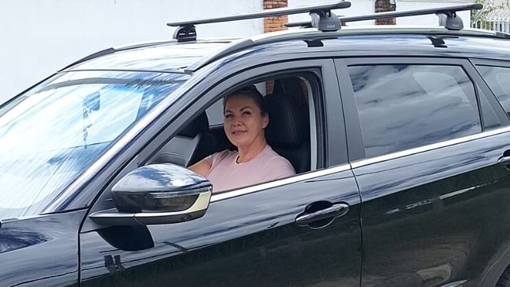 Milena Barrantes Cabezas perdió su negocio durante la pandemia y creó uno nuevo: hoy recorre 186 kilómetros diarios para sacar adelante a sus dos hijos