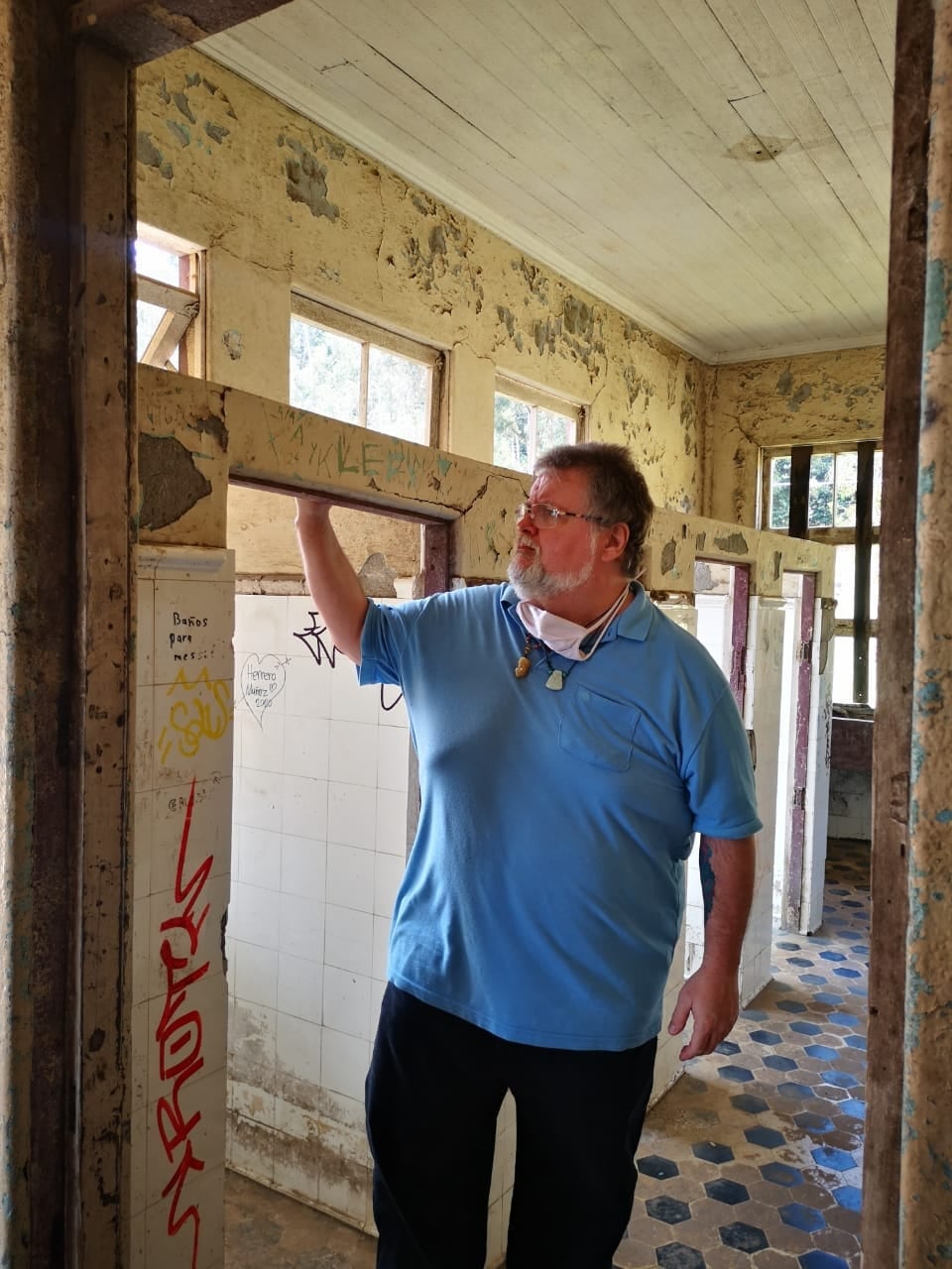 Chris Mckinnell, nieto de Ed y Lorraine Warren, visitó el pasado 15 de febrero el Sanatorio Durán en Prusia de Cartago, acompañado por el equipo de Investigación Paranormal Costa Rica, integrado por los ticos Israel Barrantes, Vanessa Alvarado y Eyllal Logan.