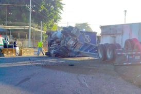 Vuelco de un tráiler en Limón 2000 terminó en tragedia para dos trabajadores