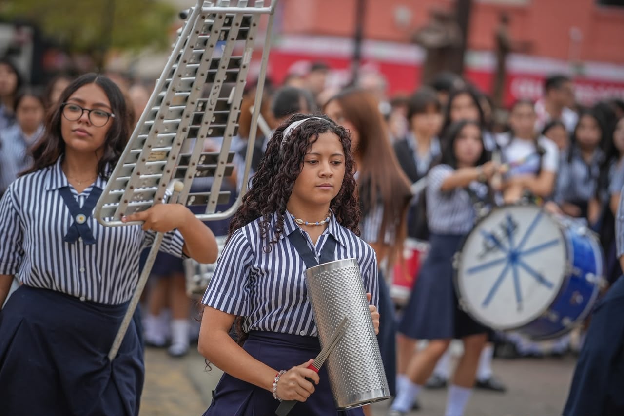 calle 9 de San José, conocida como el Paseo de los Estudiantes, un sitio que este lunes volvió a llenarse de vida cuando más de mil estudiantes recorrieron el mismo camino que hace más de un siglo otros jóvenes convirtieron en símbolo de libertad.