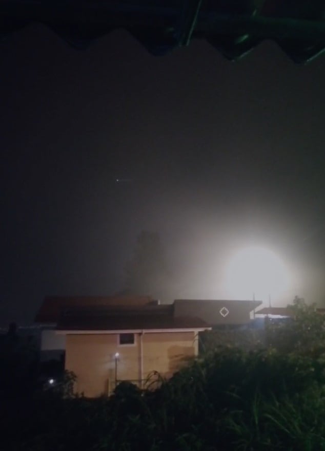 David Sosa, de 34 años, nos compartió un video en el cual se ve perfectamente un objeto volador no identificado (ovni) surcando el cielo nocturno de Barva de Heredia.