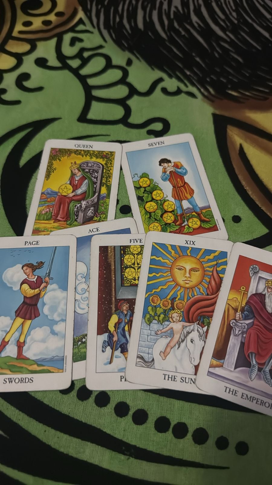 Mithzi Bonilla, conocida en redes sociales como Mithzi-Tarot, le tiró la cartas al Gordito de Medio Año 2025 y le jaló con fuerza la energía al 60.