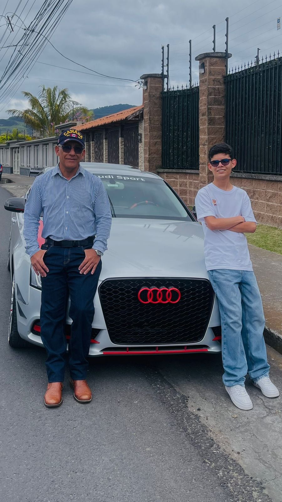 Padre e hijo son los que tienen el Audi A5 hecho un chuzo