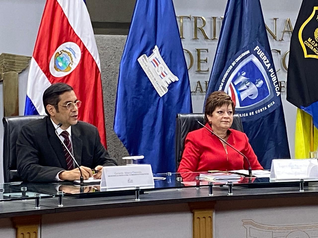 El TSE informó que recibió 1.365 solicitudes de candidaturas, de las cuales 96 fueron denegadas. En el caso de las empresas que realizan sondeos y encuestas electorales, 12 están debidamente inscritas.