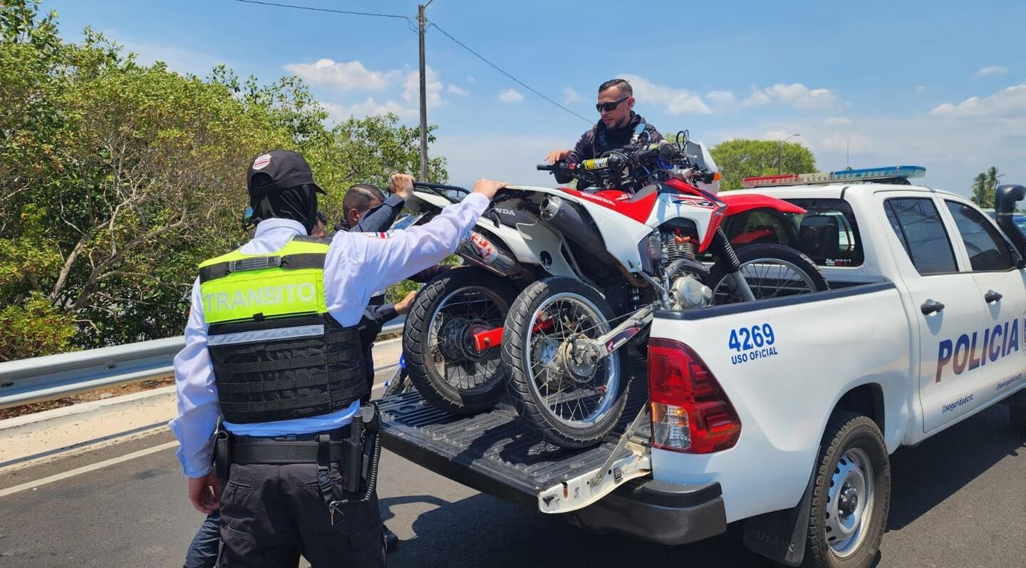 Motos decomisadas en Puntarenas. Foto: Cortesía