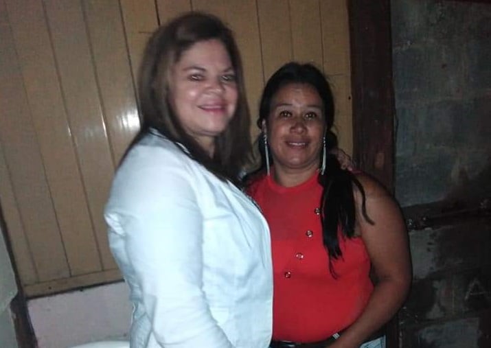 Sonia Durán, mujer asesinada en Cartago, y su amiga Carmen Campos. Foto cortesía Carmen Campos.