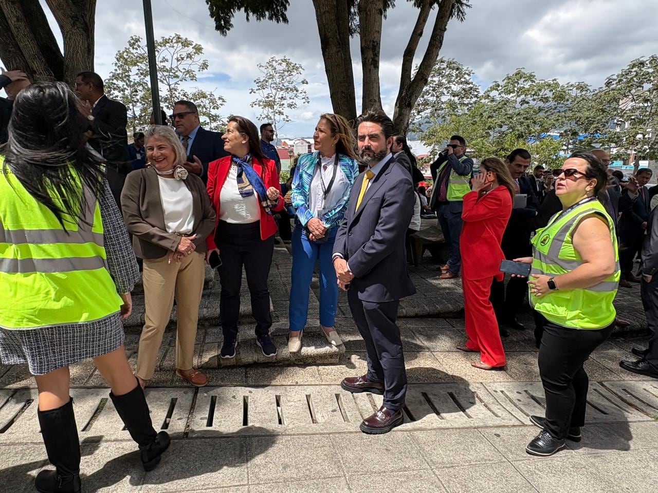 Diputados salieron a participar en el Simulacro Nacional