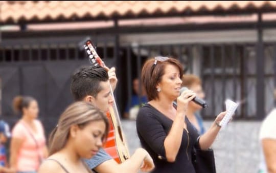 Tatiana Jiménez Esquivel, con su personaje de Esmeregilda.