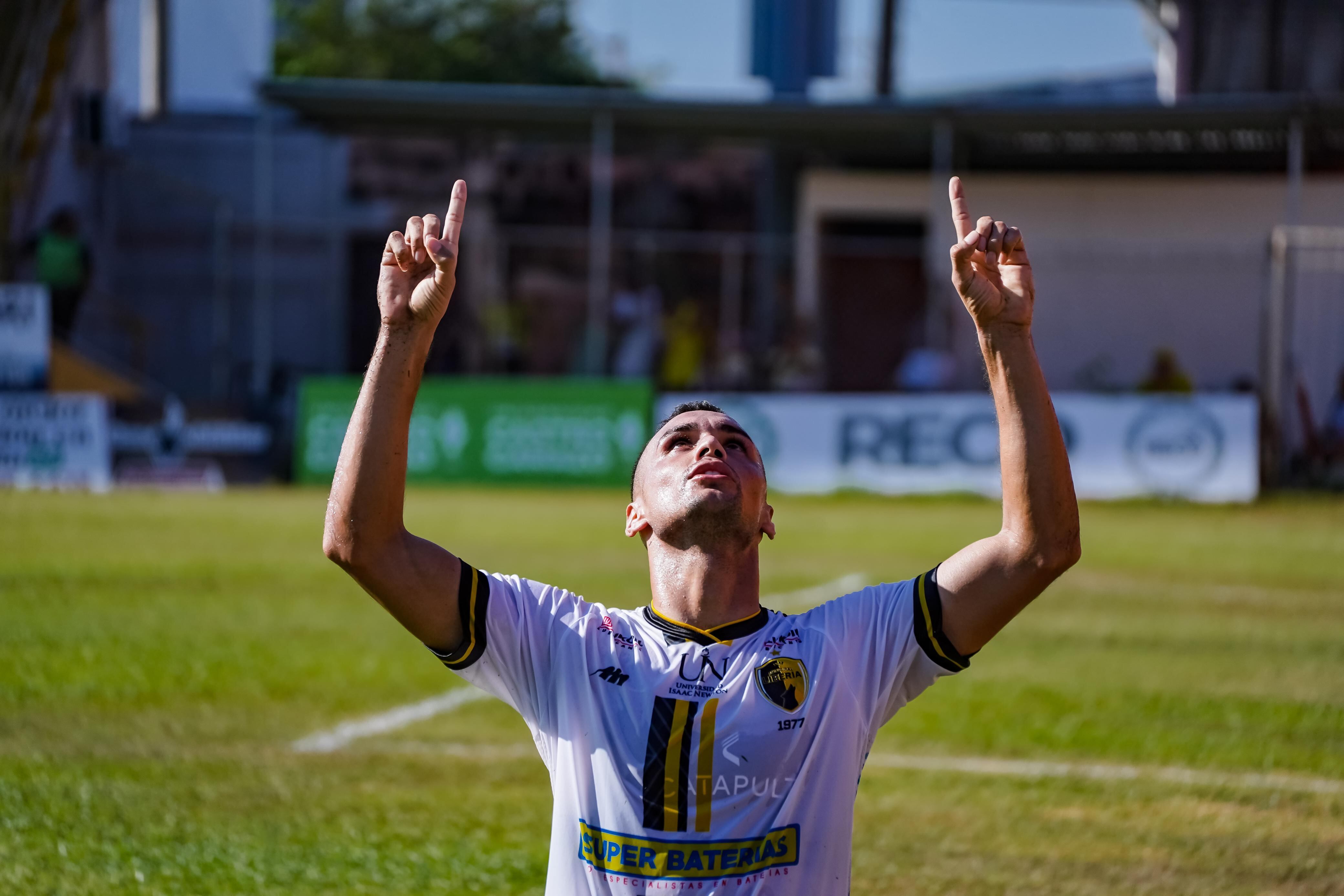 Brayan Rojas se encargó de hacer el primer gol del Municipal Liberia.