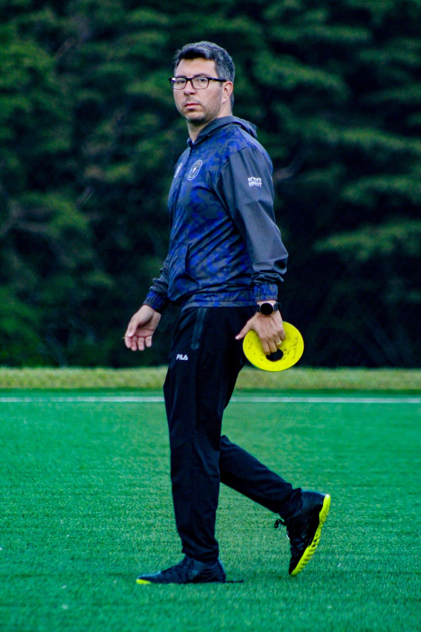 Rafael Soto poco a poco construye su carrera en los banquillos.