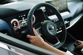 El curioso mensaje del MOPT en una red social sobre algo básico al conducir y las sinceras respuestas de la gente