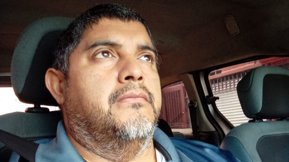 Ricardo Corrales fue taxista y él sobrevivió milagrosamente a 91 balazos, desde ese momento lo conocen como Bruce Willis. Foto: Ricardo Corrales para La Teja