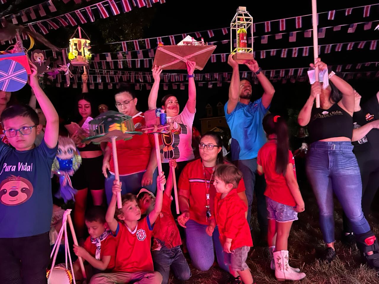 Decenas de ticos se reunieron para conservar y celebrar sus tradiciones y costumbres costarricenses.