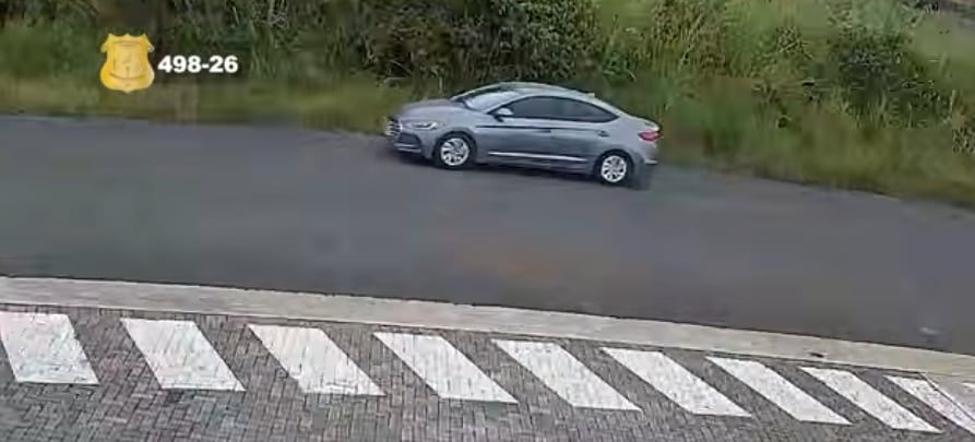 Este es el carro que el OIJ busca cerca de una plaza de fútbol por un homicidio en Cartago
