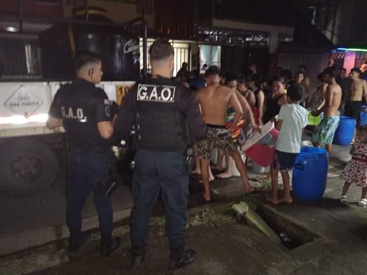 AyA intenta abastecer de agua a vecinos de Puntarenas tras daños por aguaceros