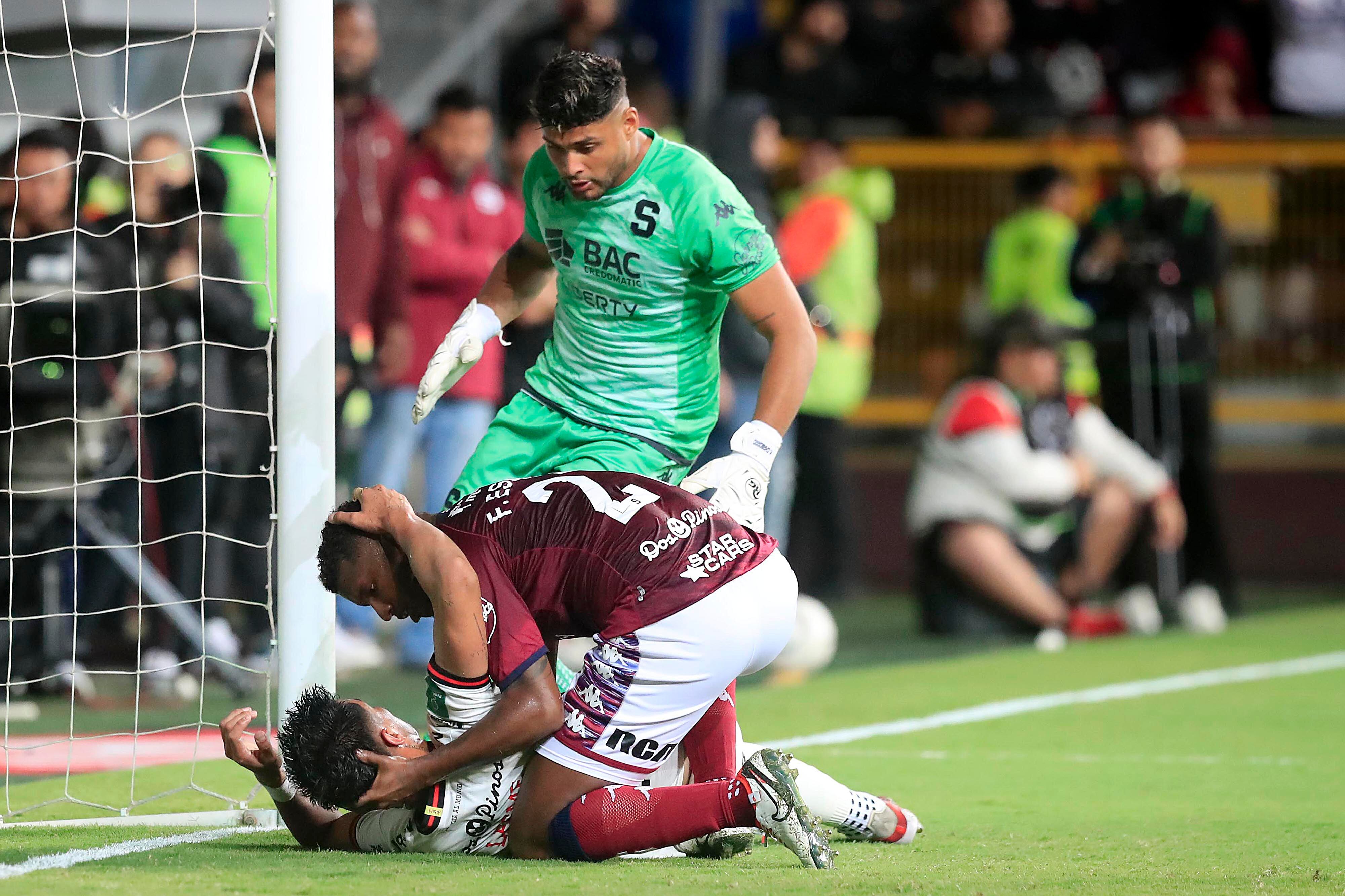 16/02/2024 Estadio Ricardo Saprissa, Tibás. El Deportivo Saprissa recibió a la Liga Deportiva Alajuelense, en una nueva versión del clásico nacional, durante la jornada 8 del Torneo de Clausura, Copa Promérica 2024. Foto: Rafael Pacheco Granados