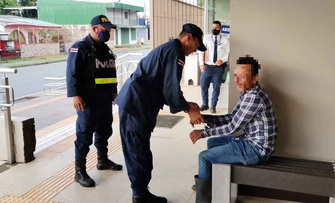 Sospechoso de asesinar a expareja en Nicaragua se entrega en Los Chiles. Foto suministrada por Edgar Chinchilla.