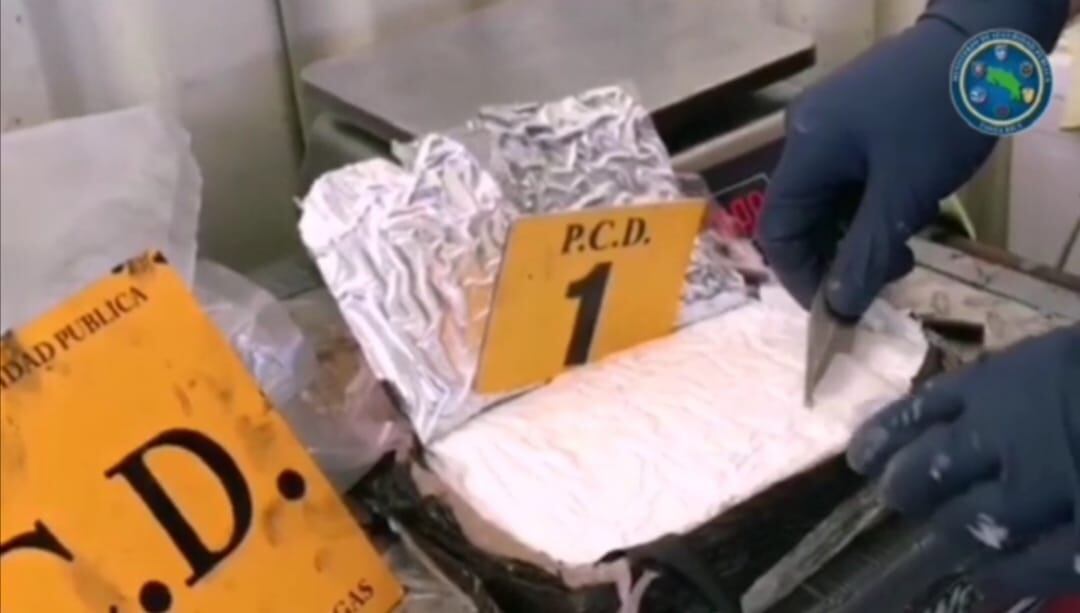 Detienen a camionero con 9 paquetes de cocaína. Foto MSP.