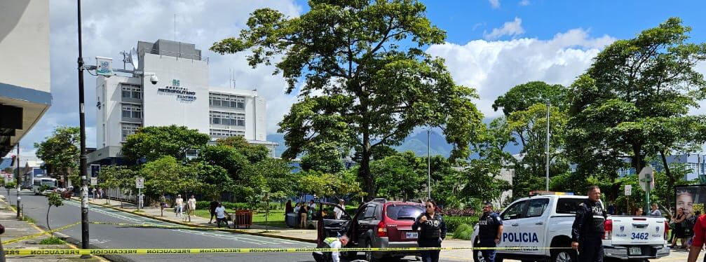 Muchacho conocido como "Chino" de aproximadamente 27 años murió atropellado en San José centro. Foto: Rocío Sandí