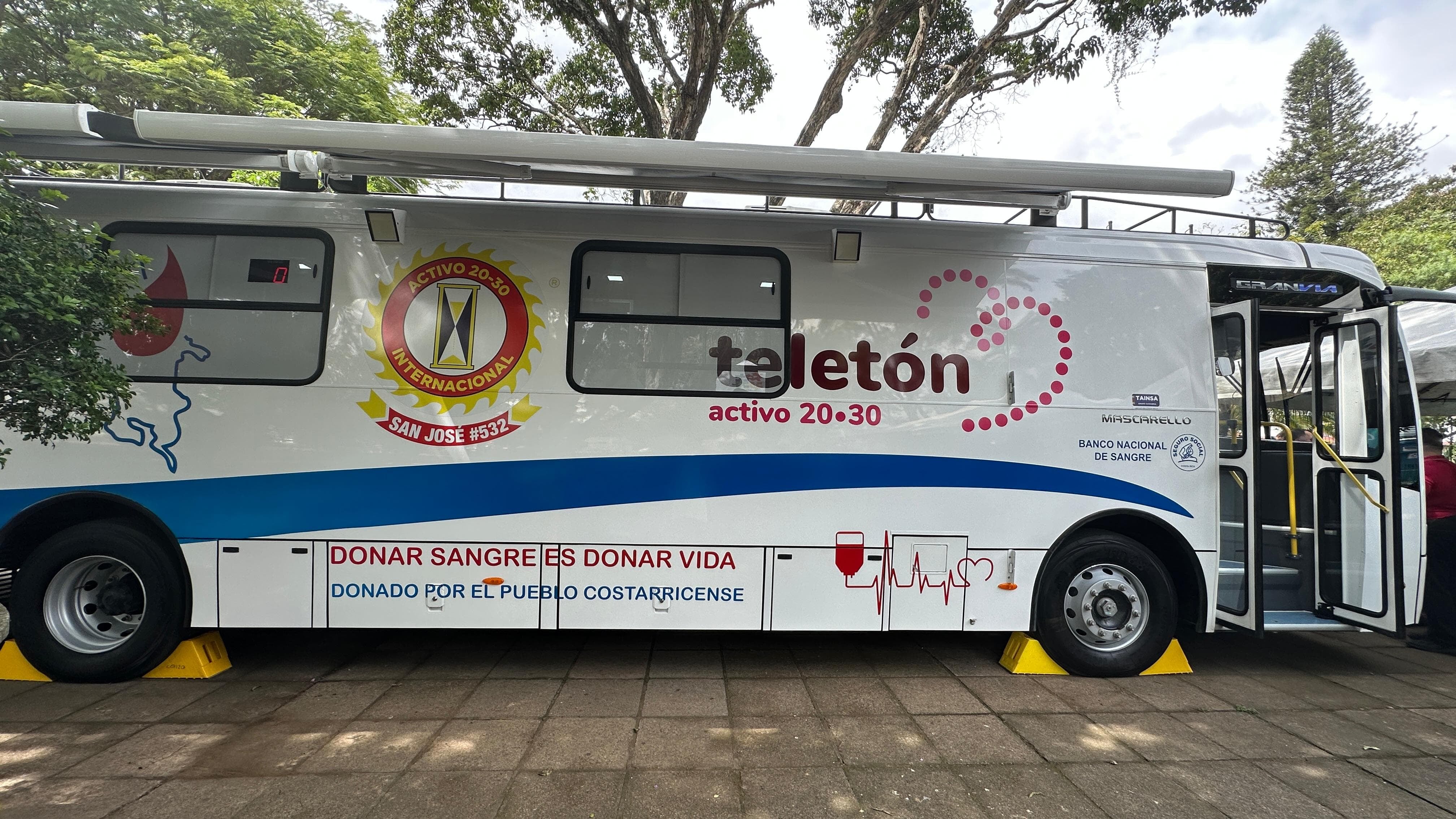 El autobús se transformó y es la nueva unidad móvil para donar sangre.