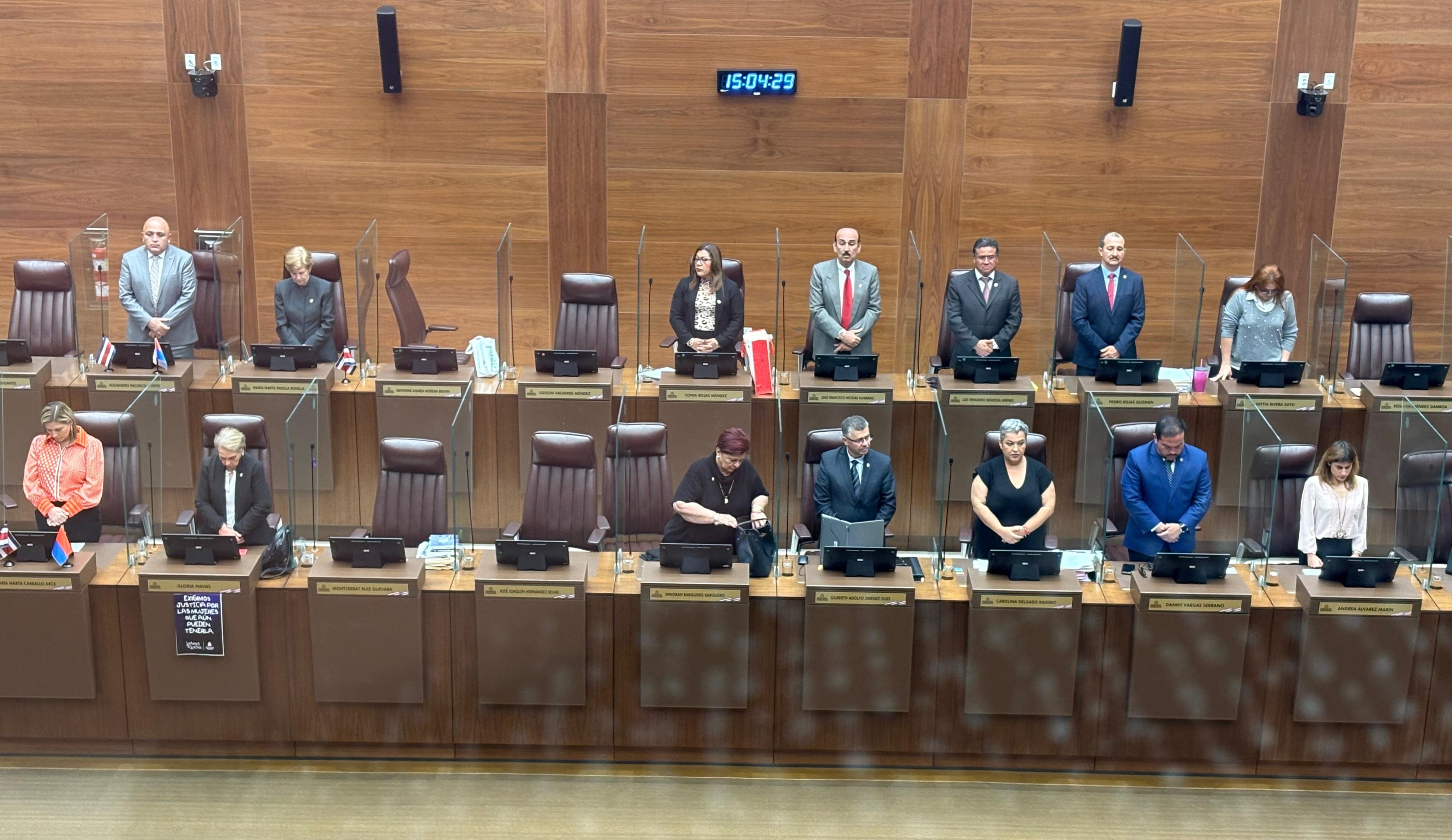 Diputados tuvieron un noble gesto por la muerte del papa Francisco