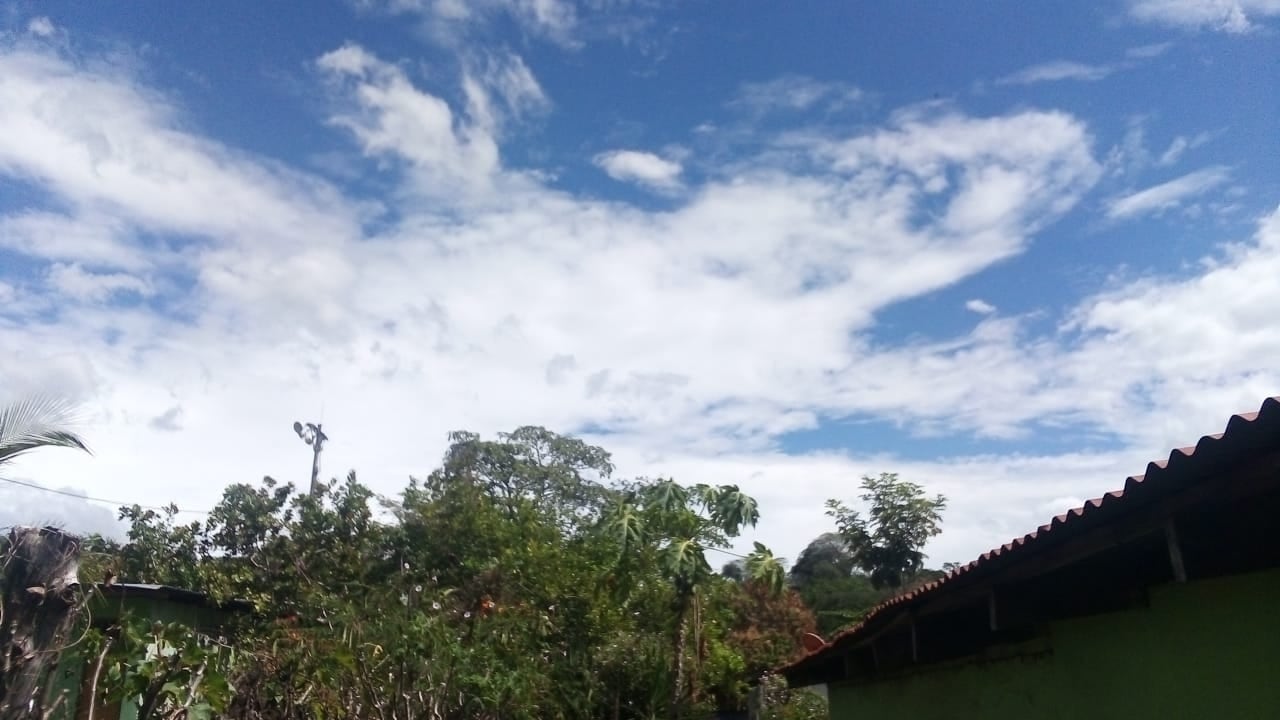 Entre las 7:30 y las 8:00 de la noche del pasado domingo 10 de enero, una familia de Malinche, un pueblo de Chomes de Puntarenas, tuvo un encuentro cercano del segundo tipo al observar perfectamente un Objeto Volador No identificado (Ovni) a menos de 10 metros de altura.