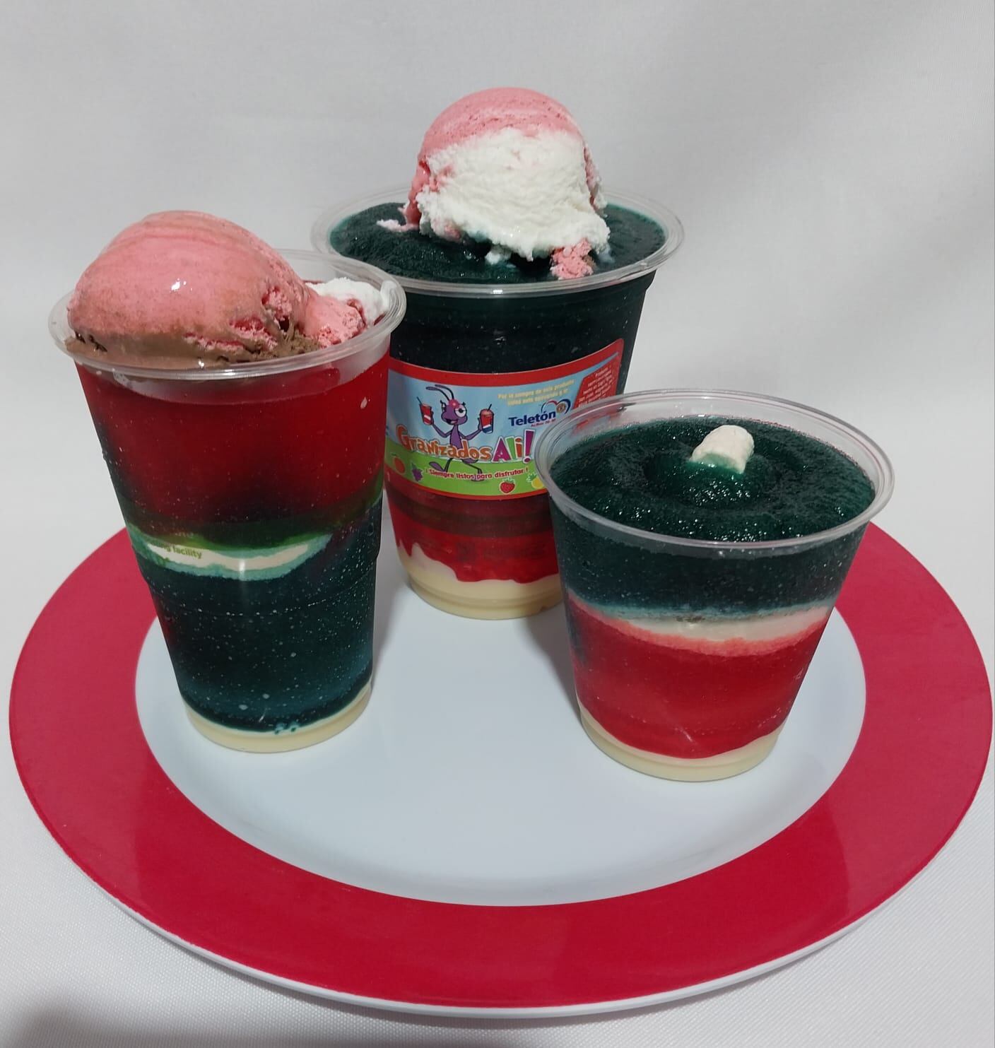 Alicia González le espera con sus granizados Ali para que disfrute del juego entre Saprissa y Alajuelense.