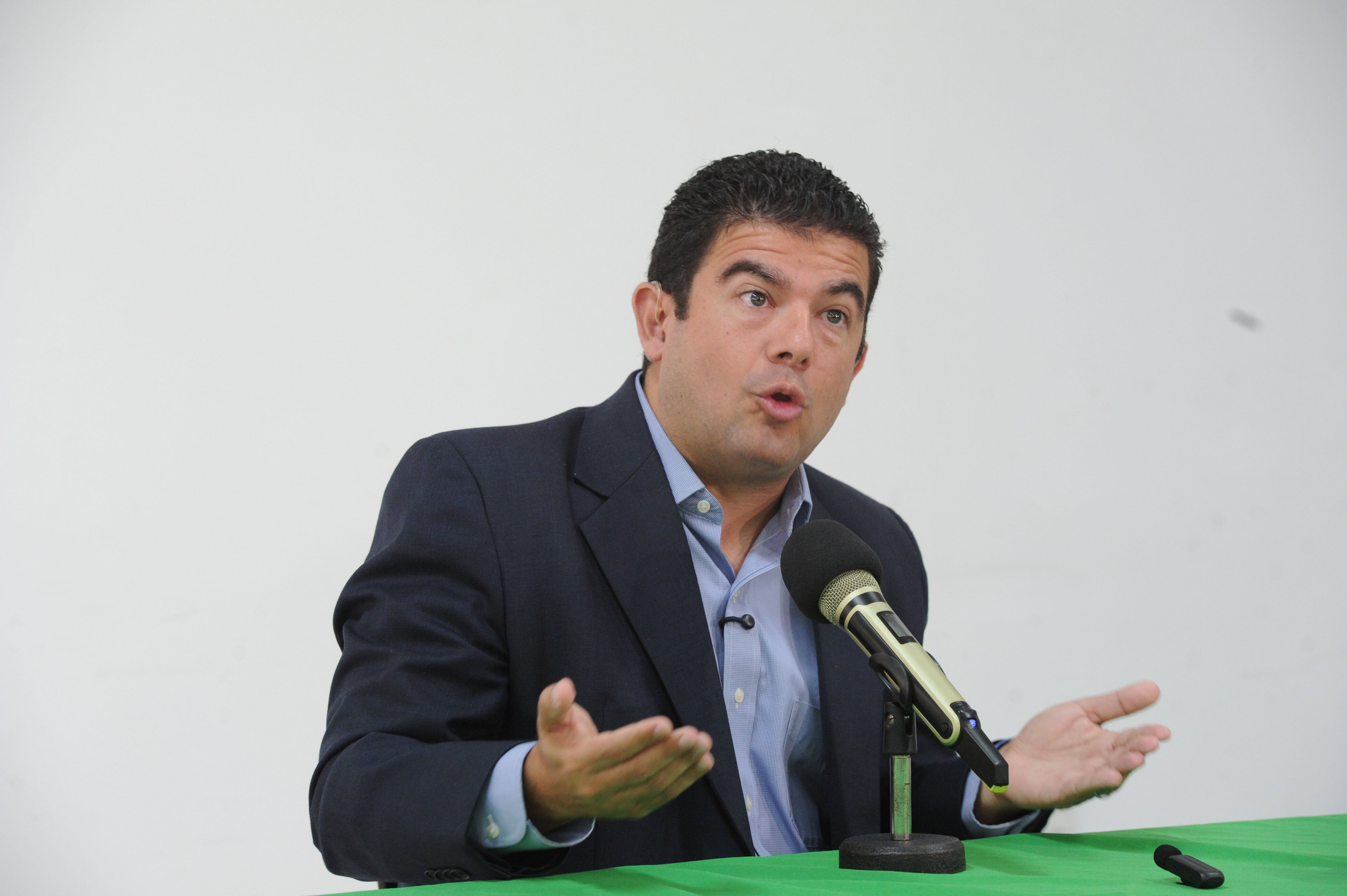 Conferencia de prensa, Álvaro Ramos Chaves.
