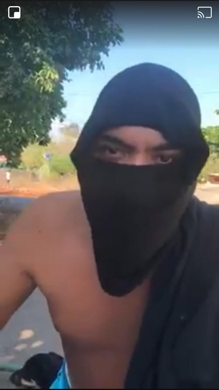 Ministerio de Seguridad Pública investiga a sujetos que amenazaron de muerte a turistas. Foto captura de pantalla.