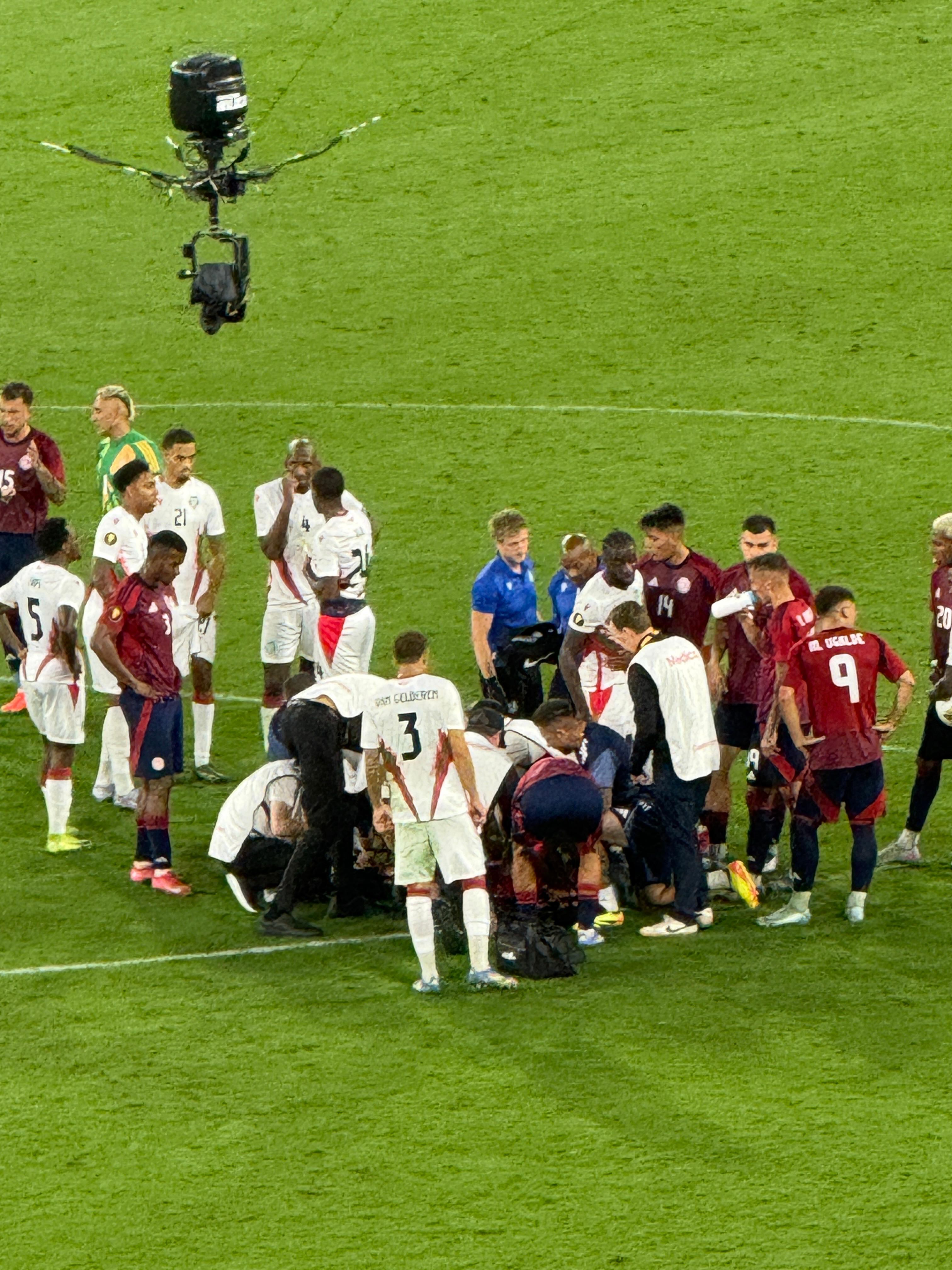 Warren Madrigal sufrió una lesión de mucha gravedad ante Surinam