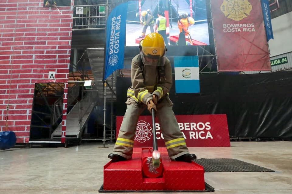 Desafío de Bomberos 2019. Foto cortesía Cuerpo de Bomberos.