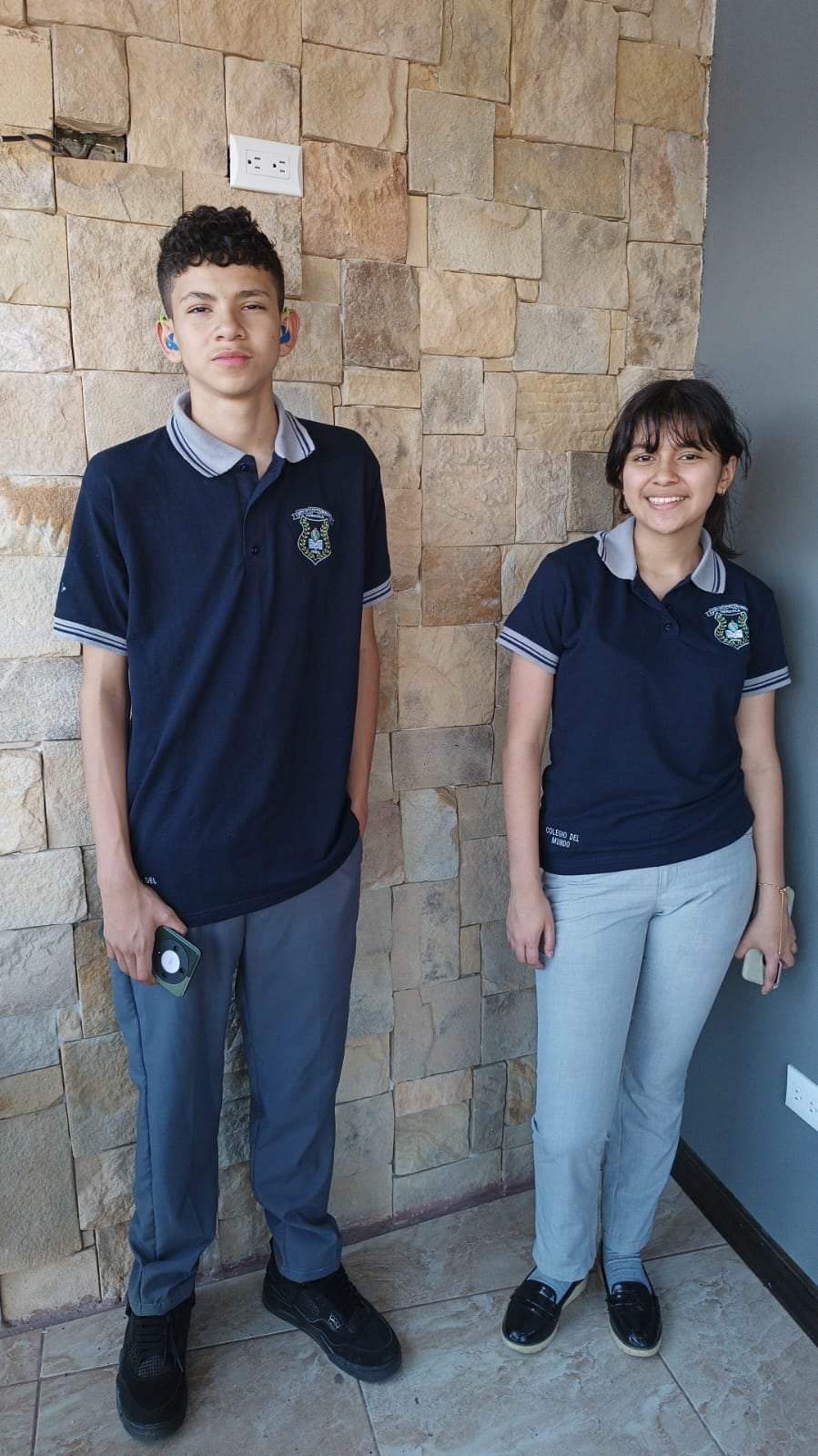 Una madre de familia denunció que a su hijo y otros estudiantes sordos no le dan los apoyos que necesitan para el curso lectivo.