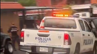 Violenta balacera deja a dos agentes del OIJ heridos y a un supuesto delincuente sin vida