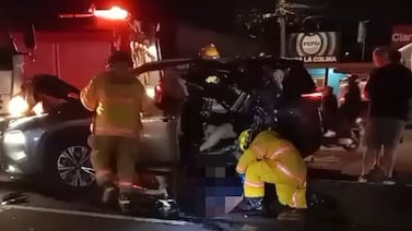 Aparente imprudencia de camionero causó la muerte de dos personas en Limón