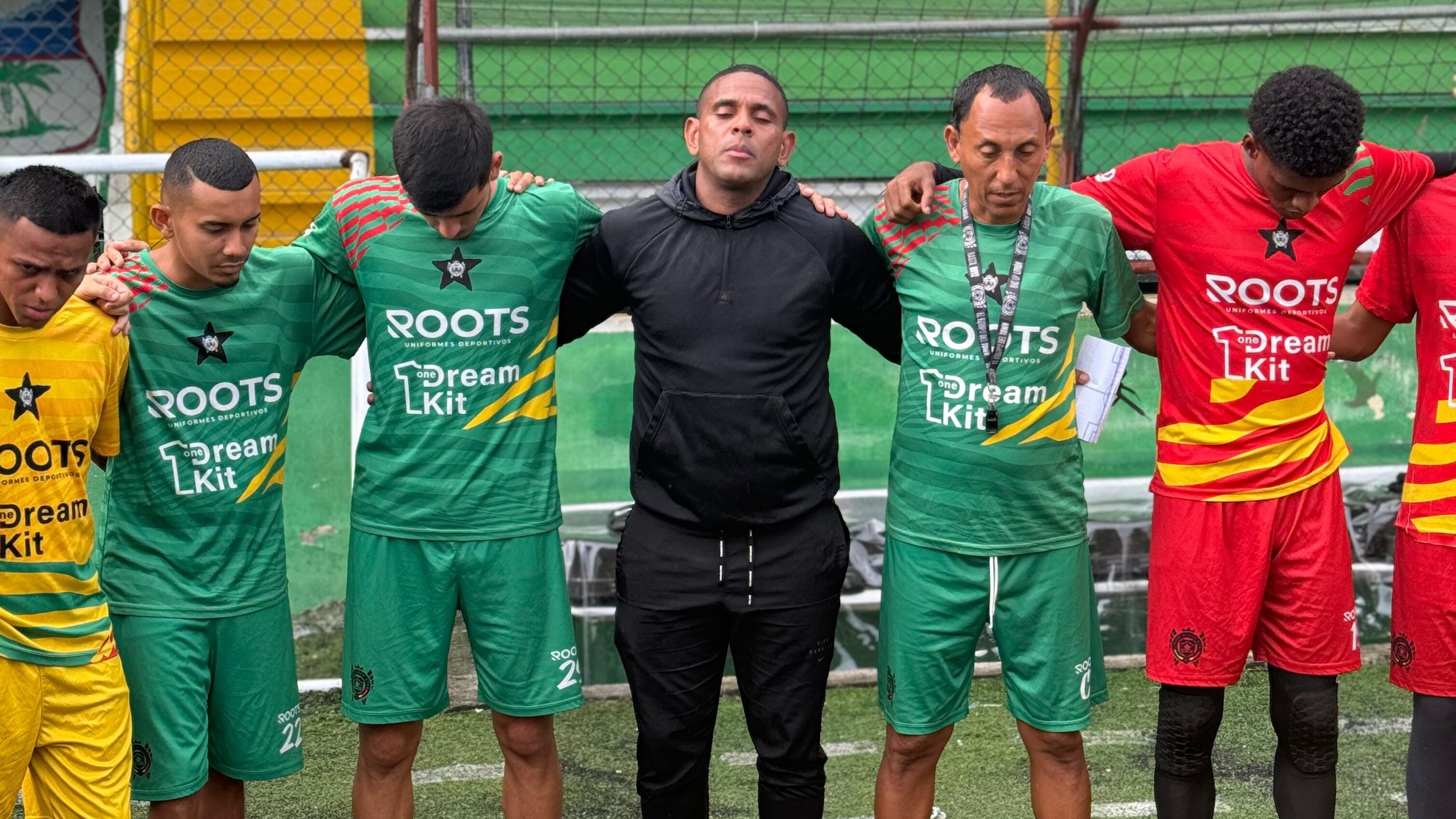 Kevin Cunningham ya está dedicado de lleno a sus funciones como técnico en Limón Black Star. Foto: Cortesía